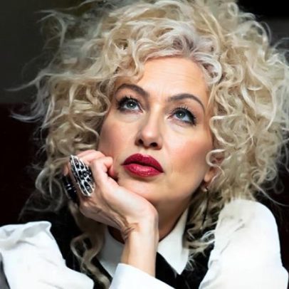 Cyndi Lauper se irrita com espectadora em Las Vegas