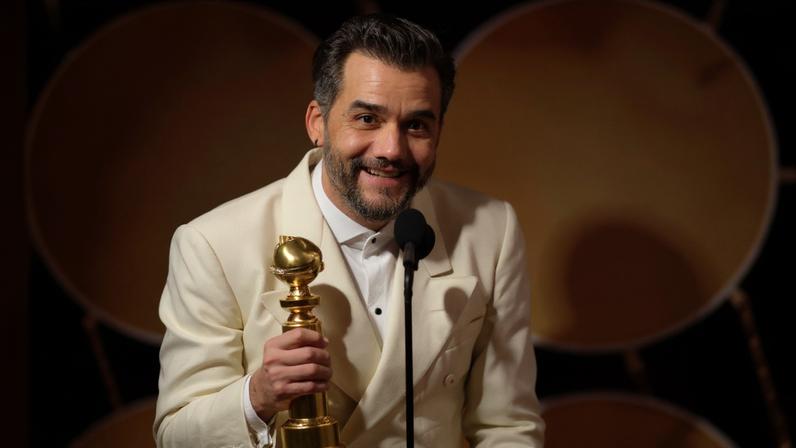 Foto colorida de Wagner Moura, no Globo de Ouro - Metrópoles