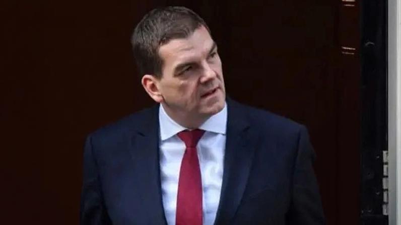 Starmer: é surpresa não ter sido informado sobre verificação de Mandelson