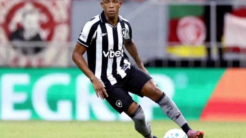 Vitor Silva/Botafogo - Legenda: Botafogo conta com um jogador de nível de Copa do Mundo, como Danilo / Jogada10