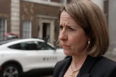 Ministra de IA afirma não usar IA no trabalho