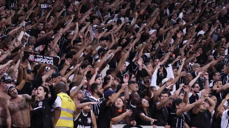 Lingard se surpreende com a torcida do Corinthians