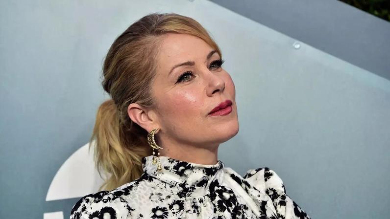 Christina Applegate é hospitalizada, mas tranquiliza fãs: 'Sou uma pessoa forte' (Gregg DeGuire Getty Images for Turner)