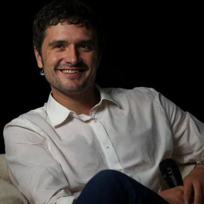 Josh Hutcherson diz não querer ficar online após ataques de fãs de Taylor Swift