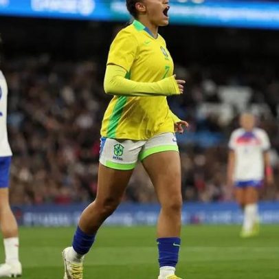 Dudinha valoriza momento no clube e mira vaga na Copa do Mundo
