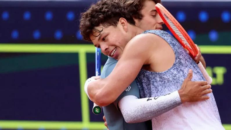 Cobolli e Shelton se abraçaram ao final de partida em Munique