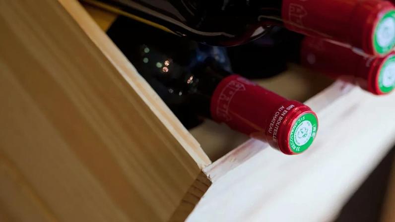 No Vaucluse, dois homens presos por série de furtos de vinho