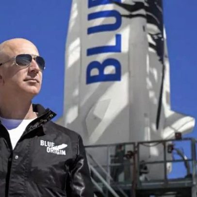 Blue Origin prepara 1º lançamento com propulsor reutilizável visando SpaceX