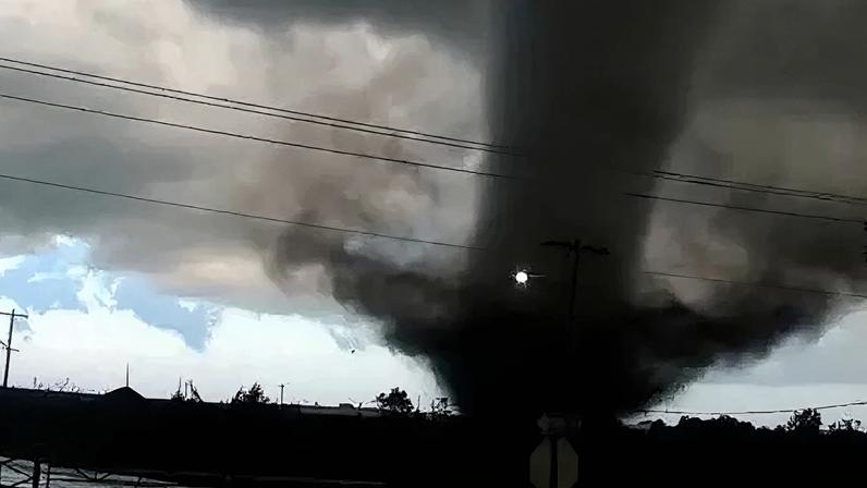 Americanos reagem aos altos preços da gasolina