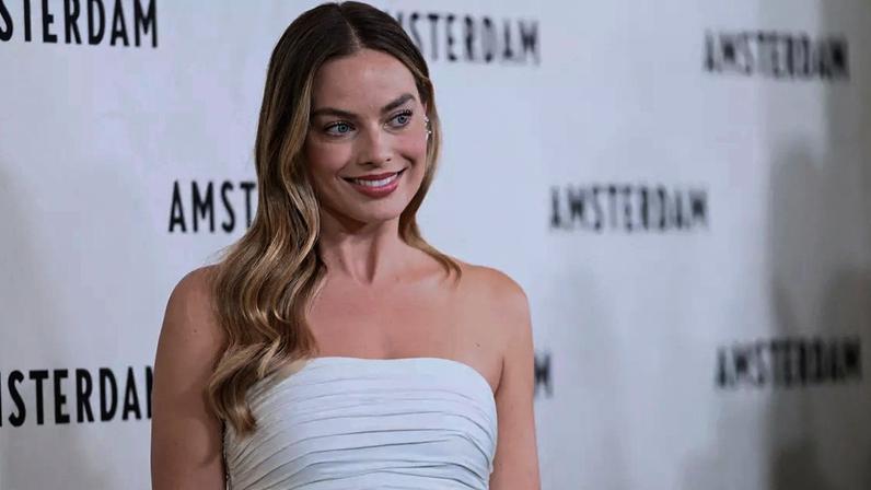 Gin de Margot Robbie é barrado por bares londrinos por risco considerado alto