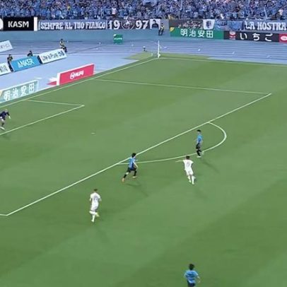 Kashima Antlers vence Kawasaki Frontale 2-0 com defesa de Brodersen