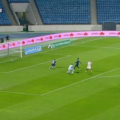 Damac vence Al Okhdood por 2 a 0, com gol de Valentín Vada