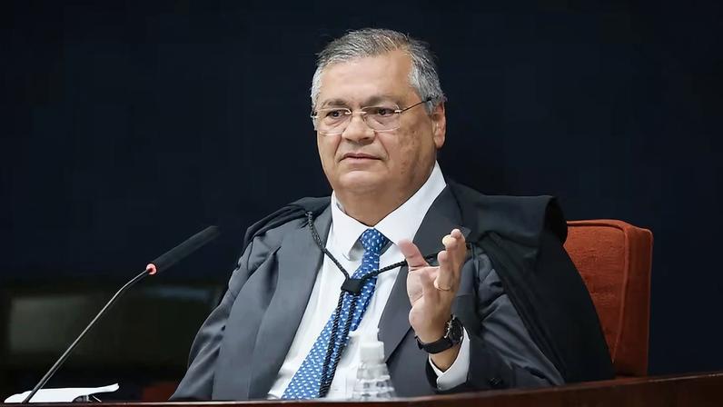 Flávio Dino deu 3º voto para condenar Eduardo Bolsonaro