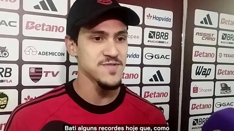 Atacante fez os dois gols do Mengão na vitória por 2 a 1 no Fla-Flu e agora é o quarto maior artilheiro da história do icônico estádio.