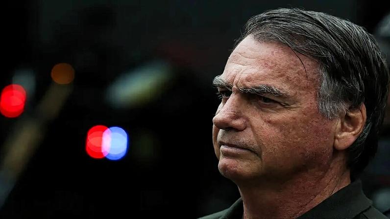 Delegado revisa inquérito e mantém ausência de interferência de Bolsonaro na PF