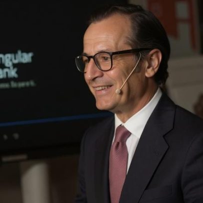 Singular Bank quadrupla lucro operacional em busca de investidores