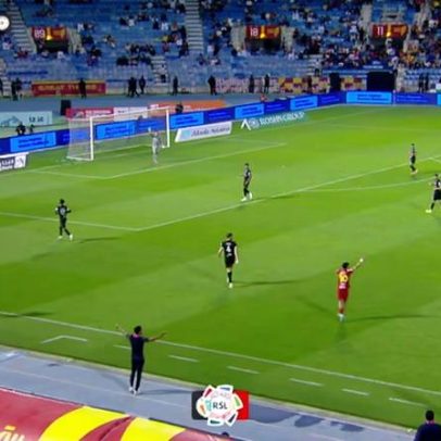 Al-Qadsiah e Al Shabab empatam 2 a 2; Hoedt é expulso