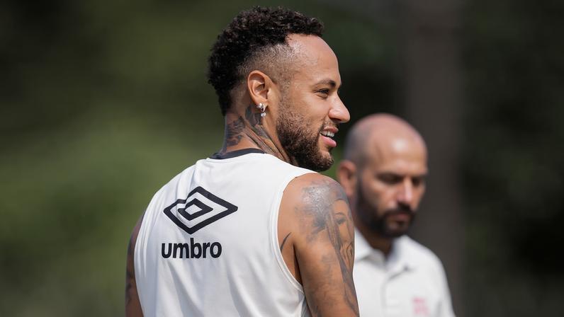 Neymar treina com Santos visando Fluminense; Rony fica fora.
