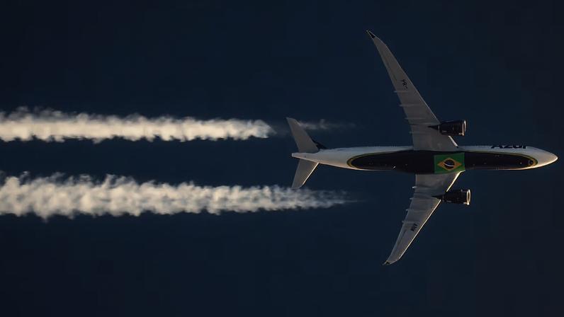 Acordo entre American e Azul: IPSConsumo diz que acordo exige exame profundo