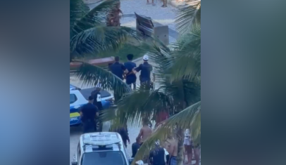 Adolescente furta celular e é agredido por banhistas em praia de São Paulo
