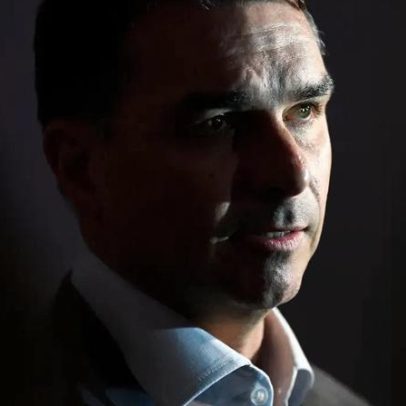 Falta de apoio no PL provoca crise na campanha de Flávio Bolsonaro