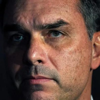 Aposta religiosa de Flávio Bolsonaro para acelerar vantagem nas pesquisas