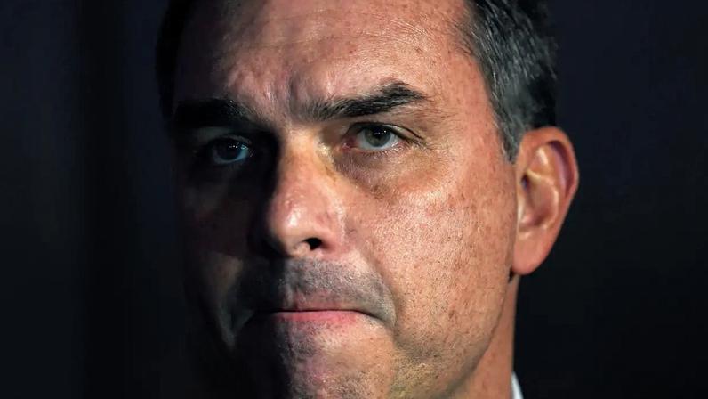 Flávio Bolsonaro - 19/03/2026 (DANIEL RAMALHO/AFP)
