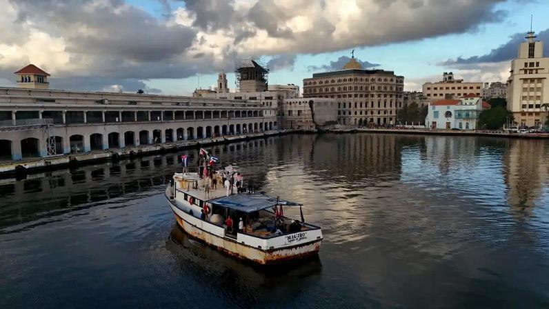 Flotilha de ajuda humanitária chega à Cuba em meio a tensão com os Estados Unidos.