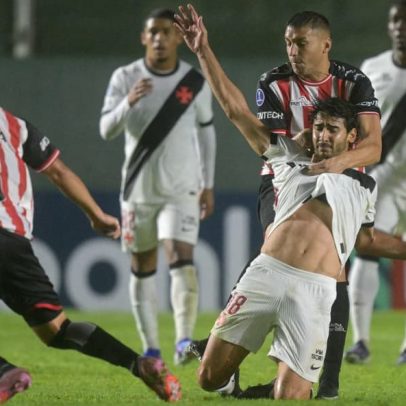 Vasco empata com argentinos; JP reclama de jogo duro