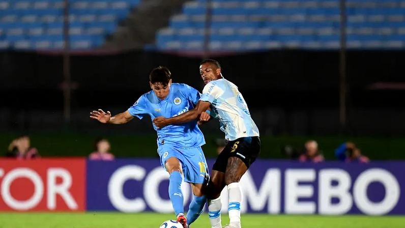 Aguero abre o placar em City Torque x Grêmio