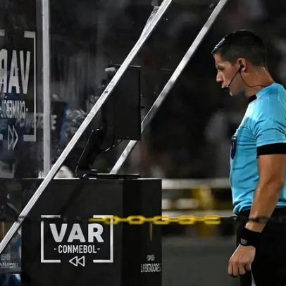 Ex-árbitro analisa lance de pênalti em Junior Barranquilla x Palmeiras