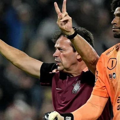 Diniz estreia no Corinthians com ajustes táticos e sinal positivo para Garro