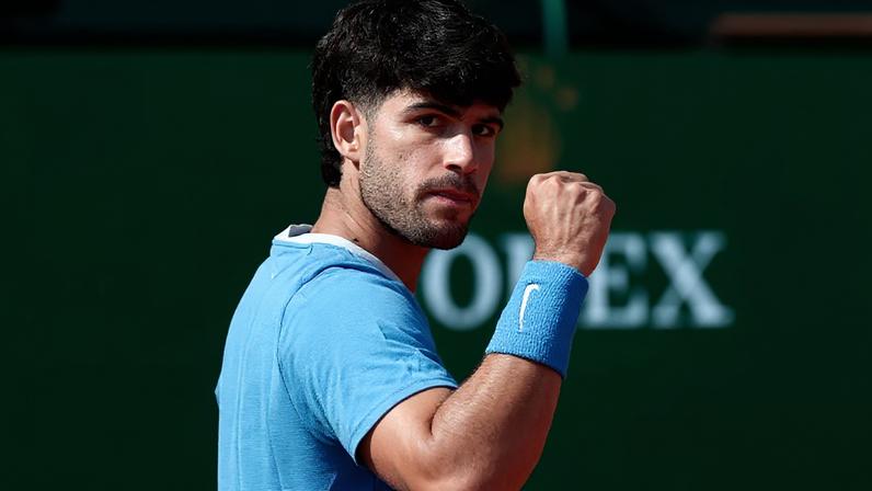 Carlos Alcaraz na semifinal do Masters 1000 de Monte Carlo (Foto: THIBAUD MORITZ / AFP)