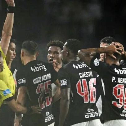 Vasco sofre derrota para Audax Italiano com arbitragem polêmica e dois expulsos
