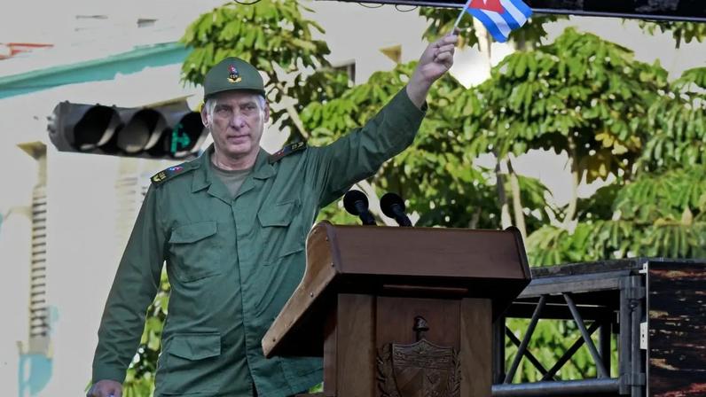 Miguel Díaz-Canel, presidente de Cuba, diz estar pronto para defender o país dos Estados Unidos durante o 65º aniversário da vitória da invasão na Baía dos Porcos