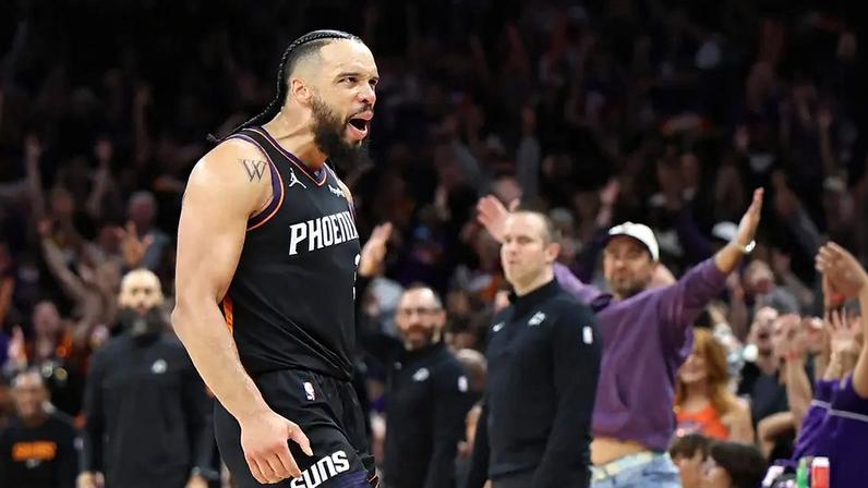 Phoenix, Arizona — Dillon Brooks, do Phoenix Suns, reage a uma bola de três contra o Portland Trail Blazers no 2º tempo do play-in; derrota por 114-110, 14/04/2026. (Foto: Christian Petersen/Getty Images/AFP)