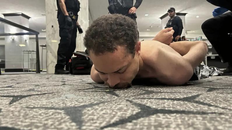 Cole Tomas Allen, suspeito de atentado contra Donald Trump é preso em Washington: "um lobo solitário", disse presidente (Truth Social/Reprodução)