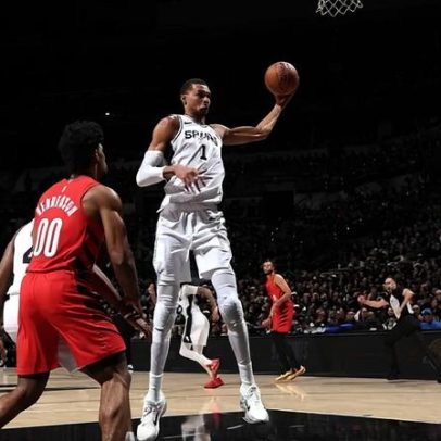 Blazers, com Tiago Splitter, perdem aos Spurs e saem dos playoffs