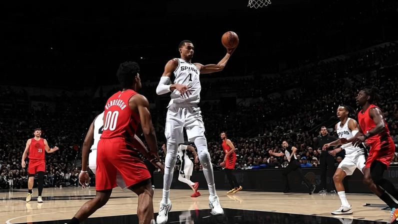 Blazers, com Tiago Splitter, perdem aos Spurs e saem dos playoffs