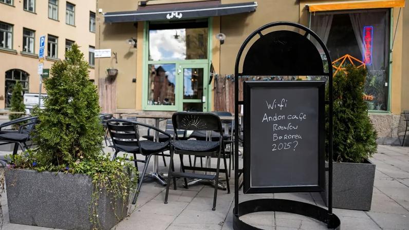 Fachada do Andon Café, em Estocolmo - (Foto por JONATHAN NACKSTRAND/AFP)