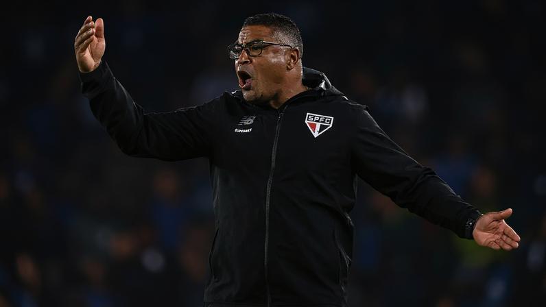 Roger Machado falou sobre a dupla (Foto: Luis ACOSTA / AFP)