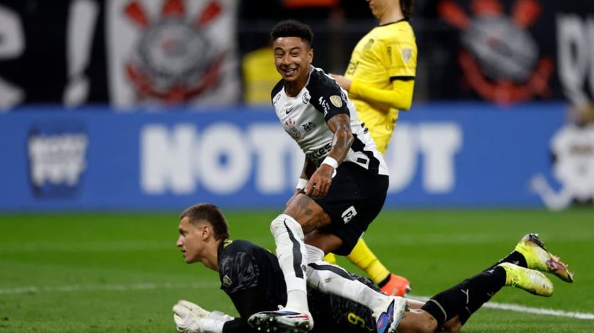 Lingard marcou o segundo gol do Corinthians (Foto: Miguel Schincariol/AFP)