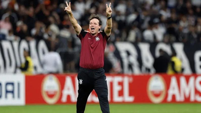 Fernando Diniz, técnico do Corinthians (Foto: Miguel Schincariol/AFP)