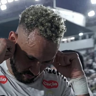 Neymar se pronuncia após polêmica envolvendo coçar a orelha