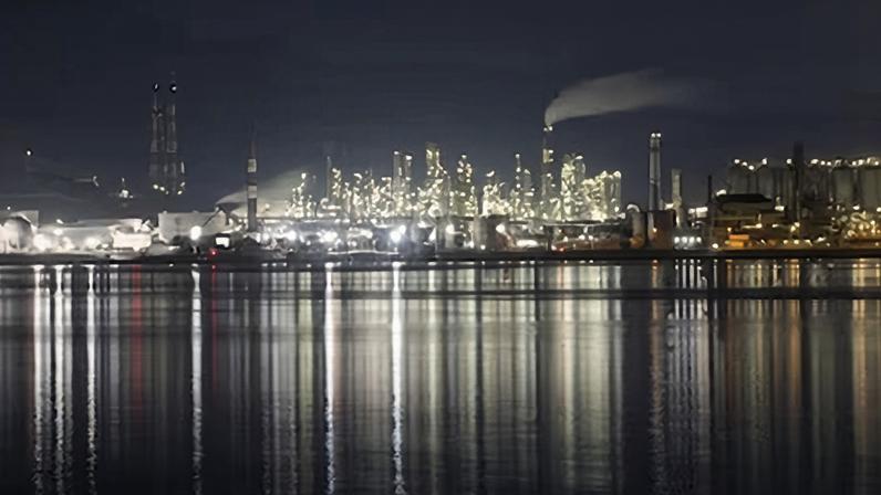 Refinarias na Ásia operam no limite agravam escassez de diesel na Europa