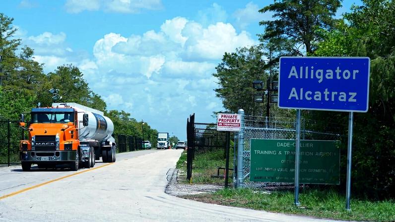 Apelações mantêm Alligator Alcatraz aberto e rejeitam revisão ambiental