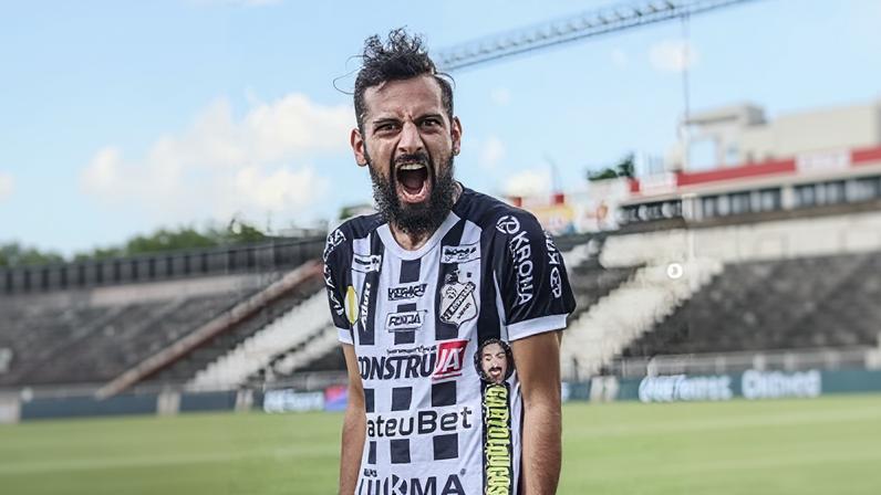 O jornalista esportivo Cartolocuco é acusado de violência contra a ex-companheira em São Paulo.