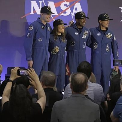 Astronautas de Artemis II falam publicamente após missão à Lua