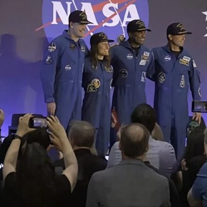 Astronautas de Artemis II falam pela primeira vez após splashdown