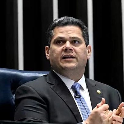 Alcolumbre tem encontro com Messias; rejeita campanha ao indicado de Lula ao STF